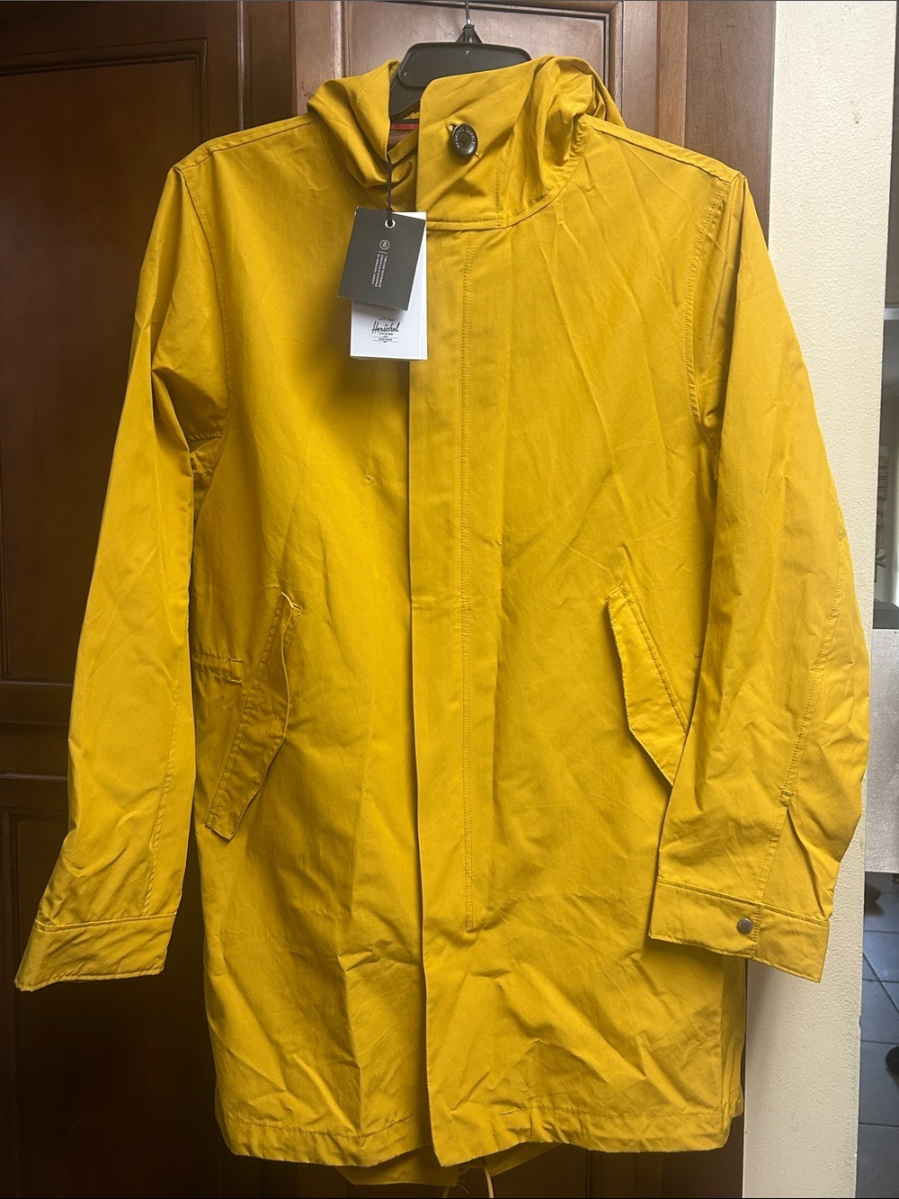 Herschel Yellow Hooded Raincoat Jacket size medium NWT